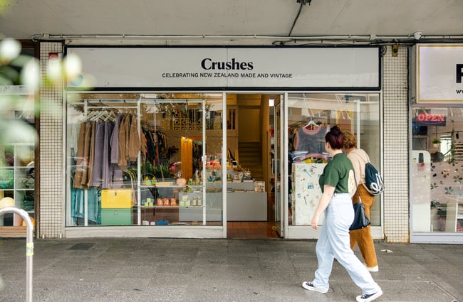 Crushes shop exterior.