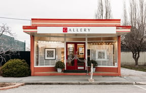 The exterior of Janyne Gallery Ranfurly Central Otago.