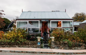 Cottage exterior of Pinot Junction.