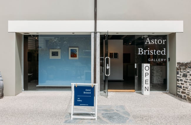 Exterior of Astor Bristed Gallery in Arrowtown.