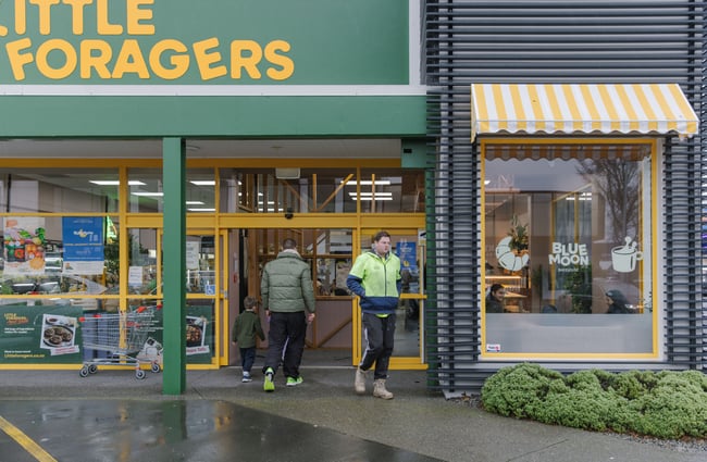 Exterior of Blue Moon Bakehouse and Little Foragers.