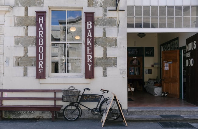 Exterior view of Deja Moo and Harbour Street Bakery in Ōamaru.
