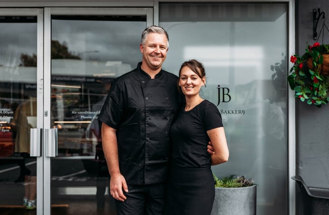 Owners outside at Janus Bakkerij.