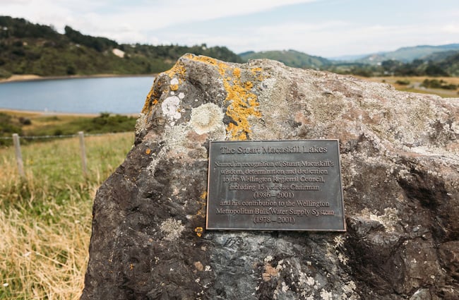 Plaque on stone dedicated to Stuart Macaskill