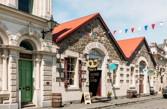 Streetscape photo of Ōamaru's Victorian Precinct just outside Luzette Art Studio and Harbour St Bakery
