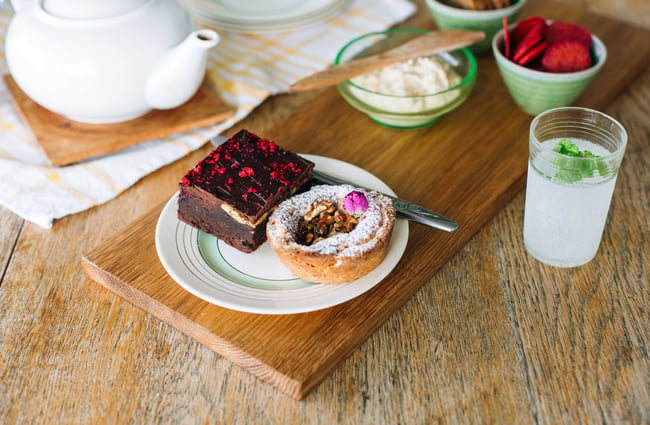Cake and teapot.