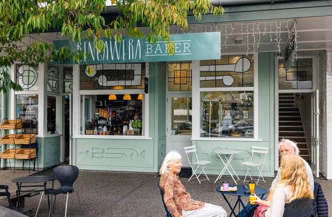 Customers sitting outside at Ringawera Baker.
