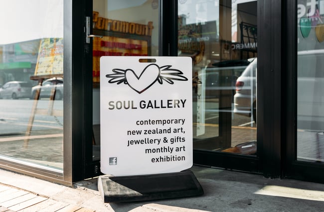 Footpath sign outside Soul Gallery.