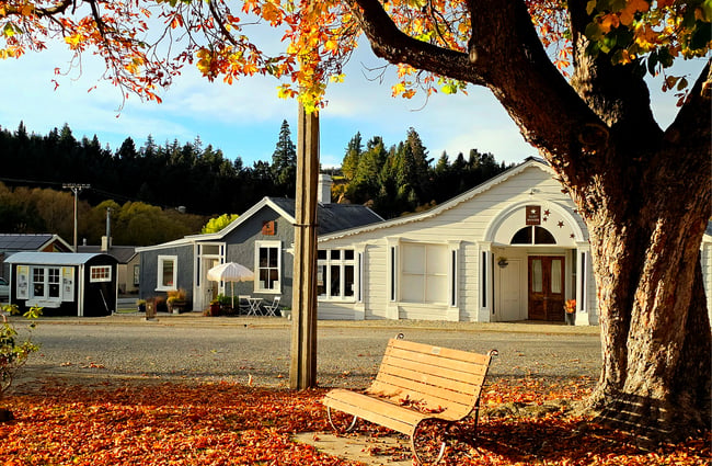The exterior of Stardust Gallery Naseby Central Otago.
