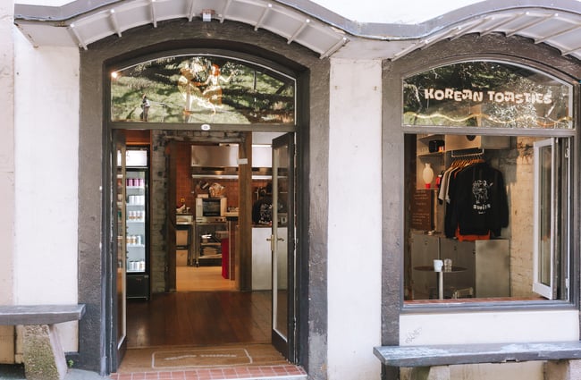 Exterior image of the archway architecture in Aucklands CBD.