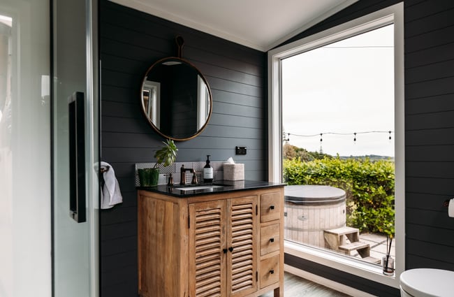 Bathroom at Te Hāpua Coastal Glamping.