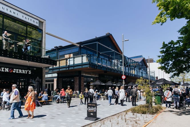 Riverside market by the Avon