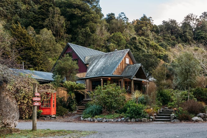 The exterior of River Valley Lodge at Rangitikei.