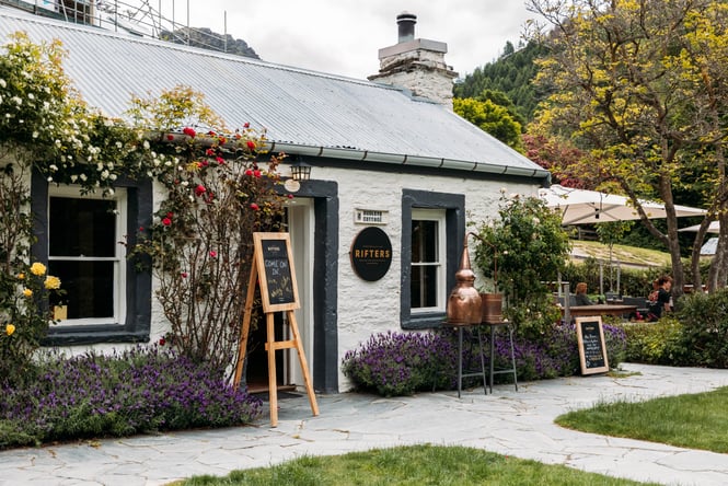 Cottage exterior of Rifters Tasting Room.