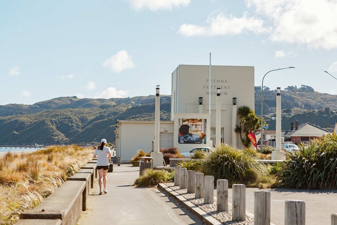 Looking along The Esplanade walkway towards Petone Settlers Museum on a sunny day.