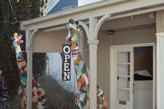 Giraffe Art Gallery.