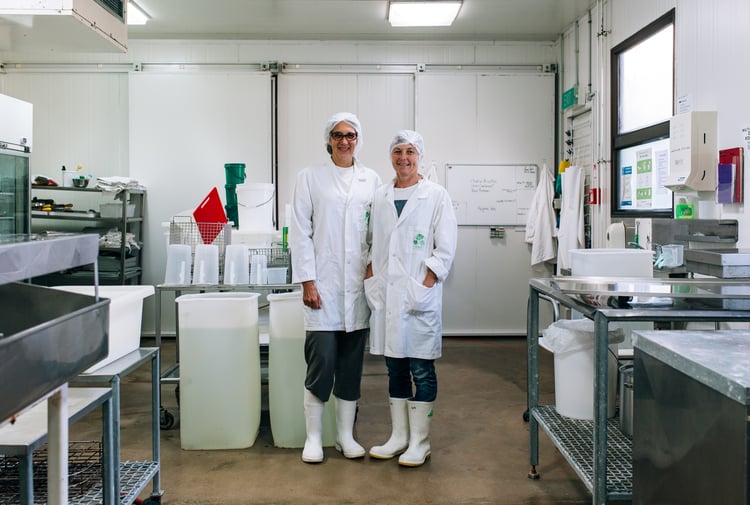 An image of Mônica Senna Salerno & Jenny Oldham.