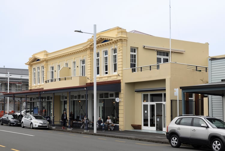Street view of Dulcie on King Edward Parade in Devonport