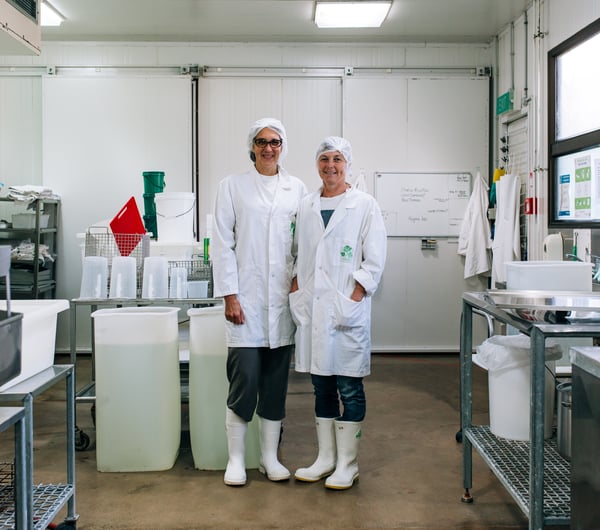 An image of Mônica Senna Salerno & Jenny Oldham.