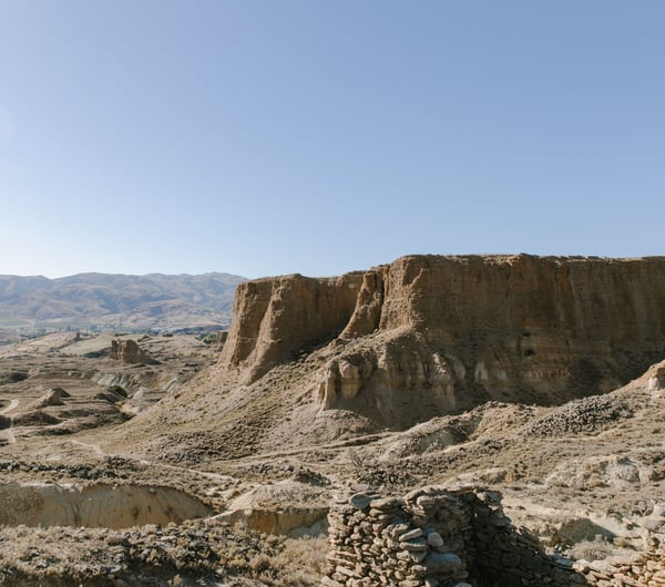 A dusty hill in Central Otago.