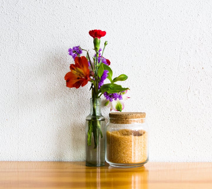 Flowers and sugar as table setting.