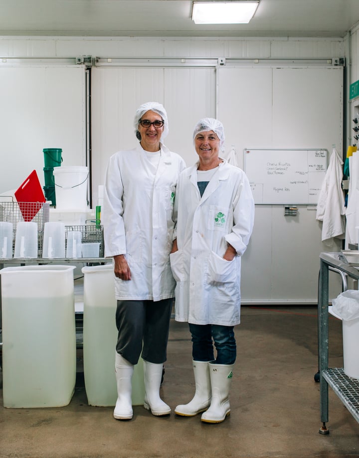 An image of Mônica Senna Salerno & Jenny Oldham.