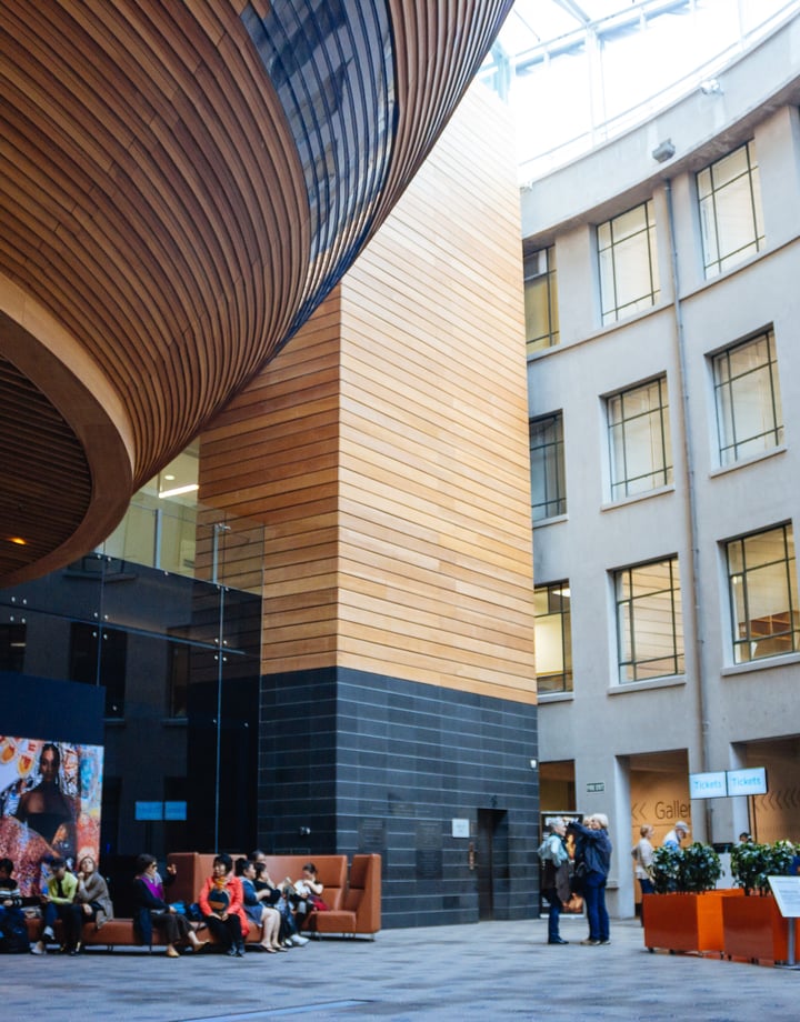 The entrance to Auckland Museum.