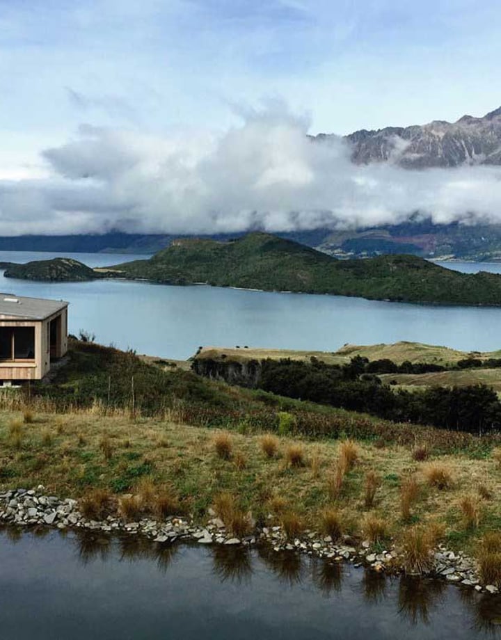 Cabin with stunning view of lake at Aro Hā, Glenorchy.