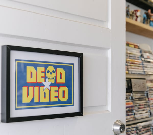 Dead Video sign.