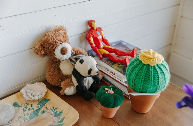 Knitted and soft toys at Java Hut, Māpua.