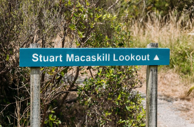 Blue sign for the Stuart Macaskill Lookout