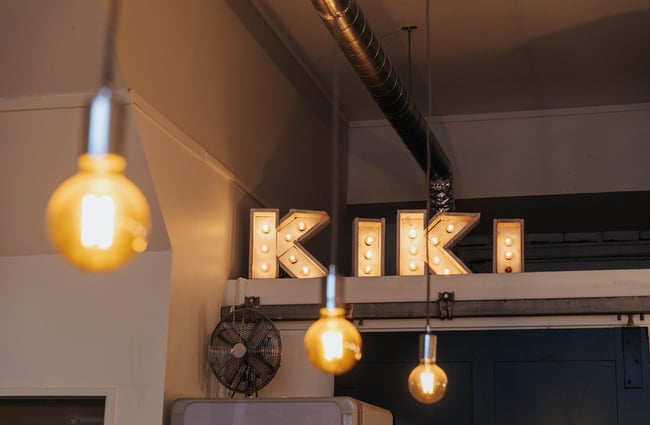 A Kiki lightbulb sign.