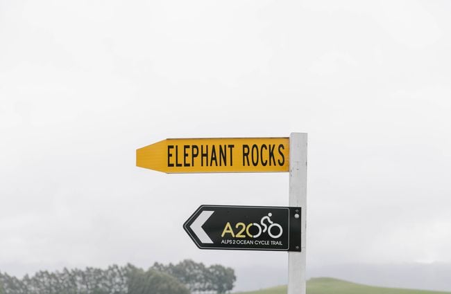 Signpost to Elephant Rocks in the Waitaki Whitestone Geopark