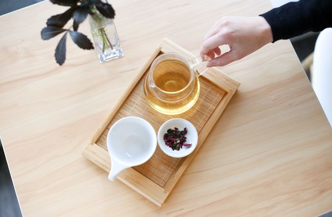 A tray of tea.