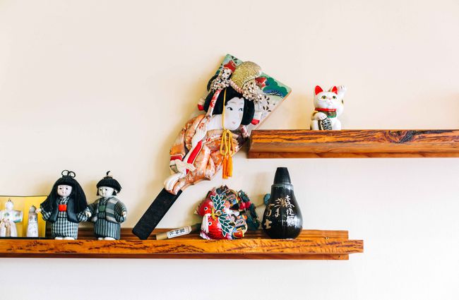 Japanese trinkets on a shelf.
